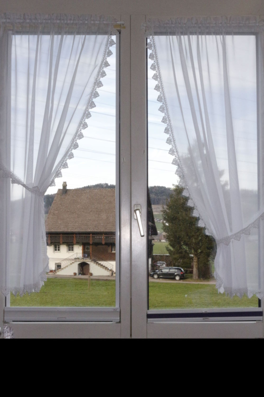 Kurzgardinen - Landhausstil mit Spitzen